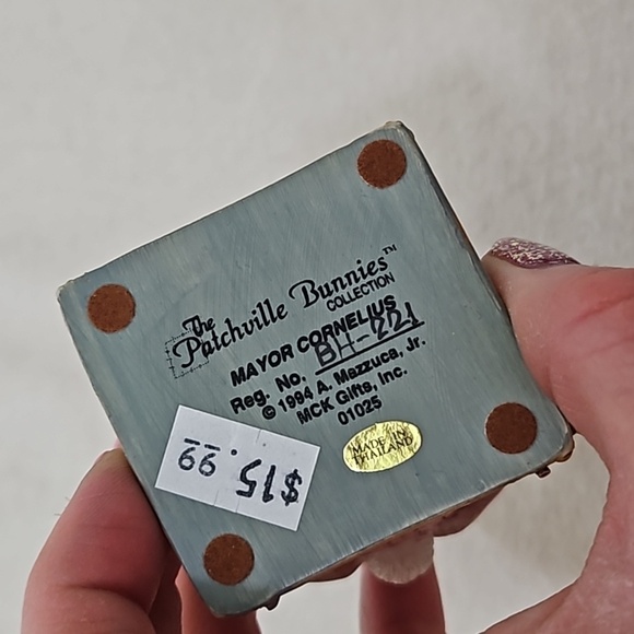 The Patchville Bunnies Collection Mayor Cornelius Bunny Decor - Picture 6 of 11